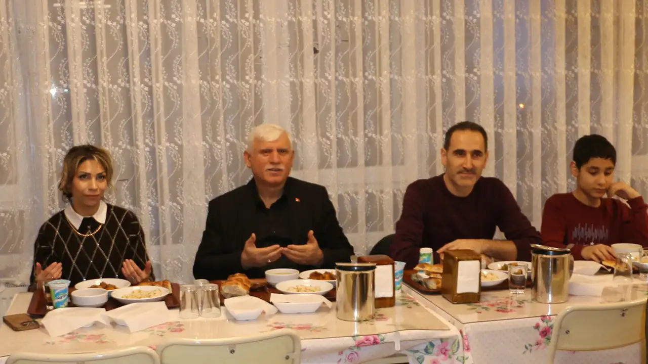 ofta-okul-yoneticileri-iftar-programinda-bir-araya-geldi