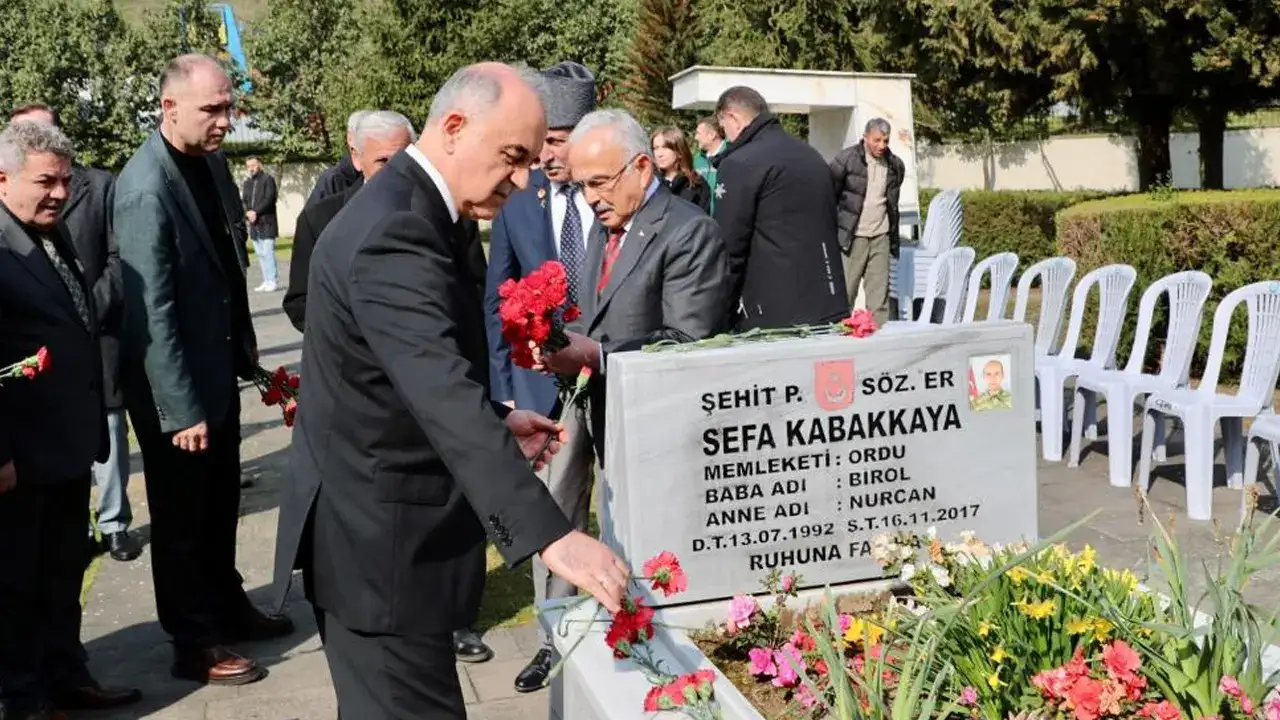 orduda-18-martta-sehitler-dualarla-anildi