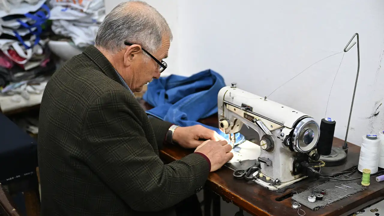 trabzonda-terzi-kardeslerin-omru-dikis-makinesinin-basinda-gecti