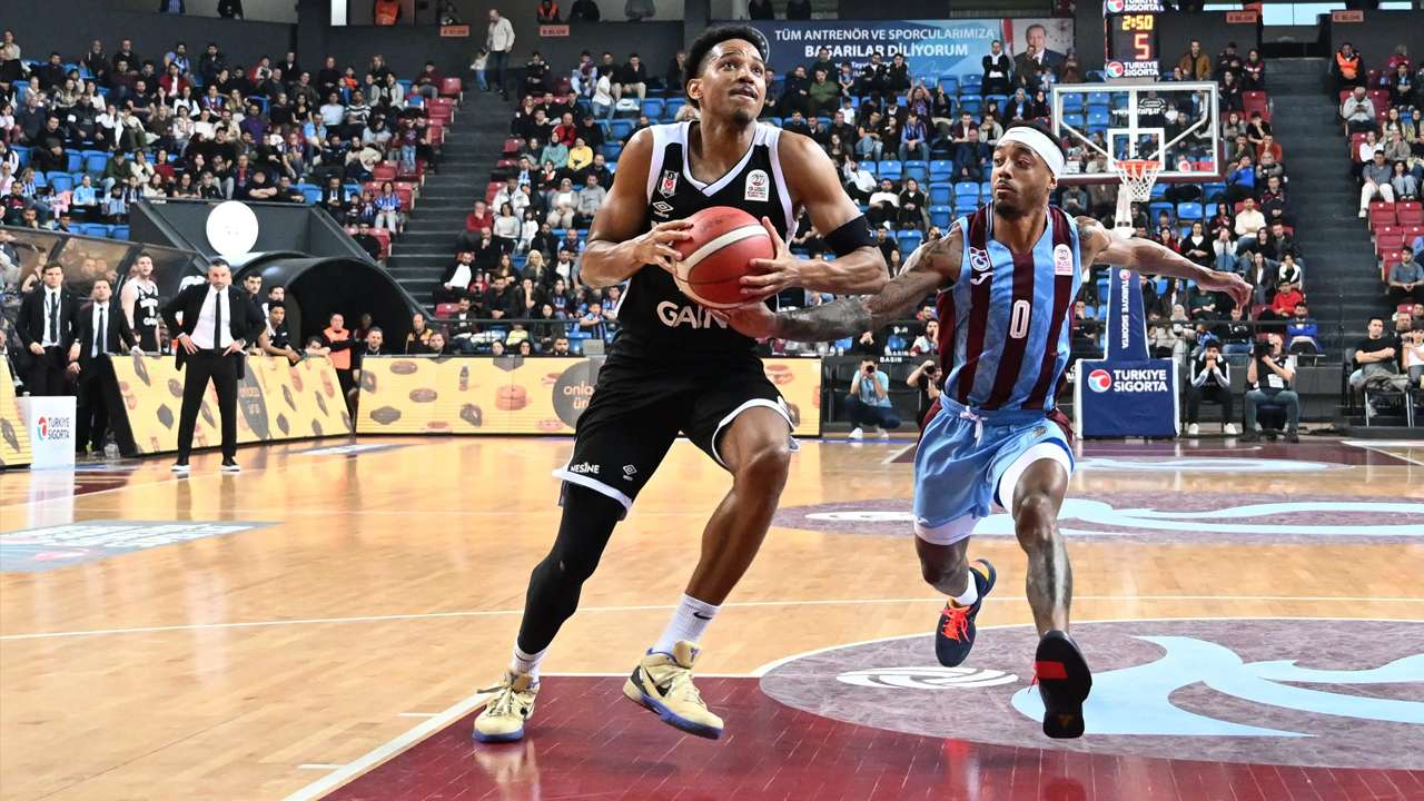 trabzonspor-zorlu-besiktas-deplasmanina-bileniyor-ilk-4-icin-kritik-randevu