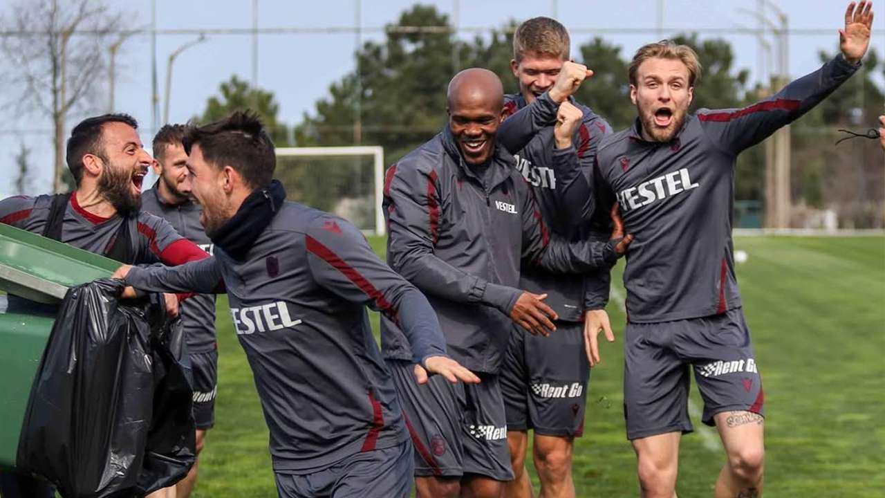 trabzonsporlu-eski-yildiz-2-baharini-yasiyor-adim-adim-2