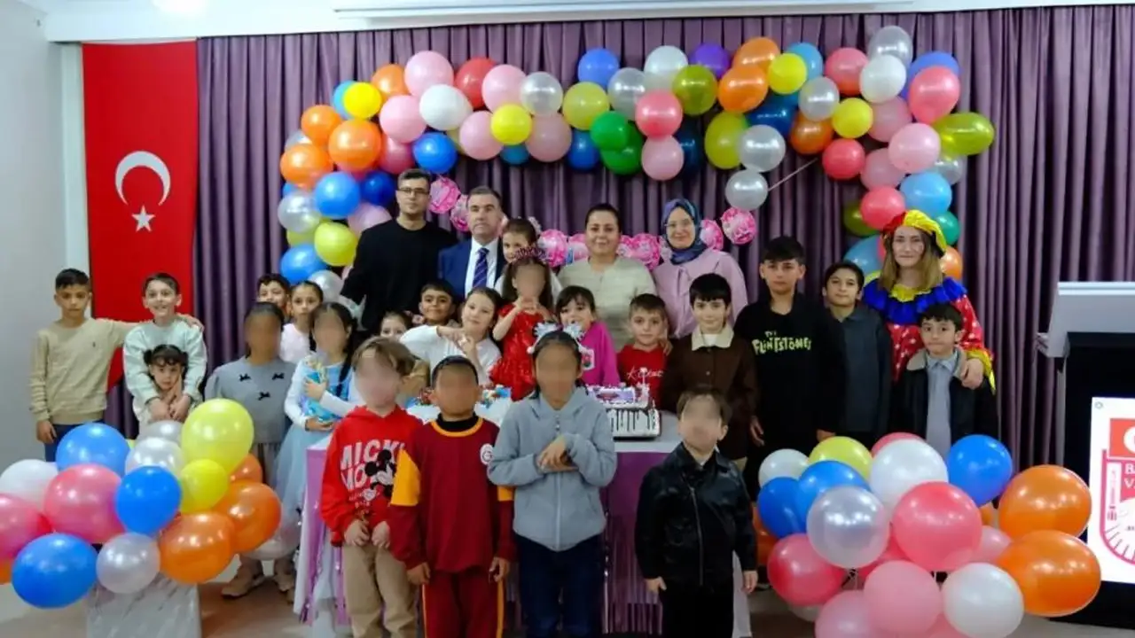 bayburtta-koruyucu-aileler-iftar-programinda-bulustu