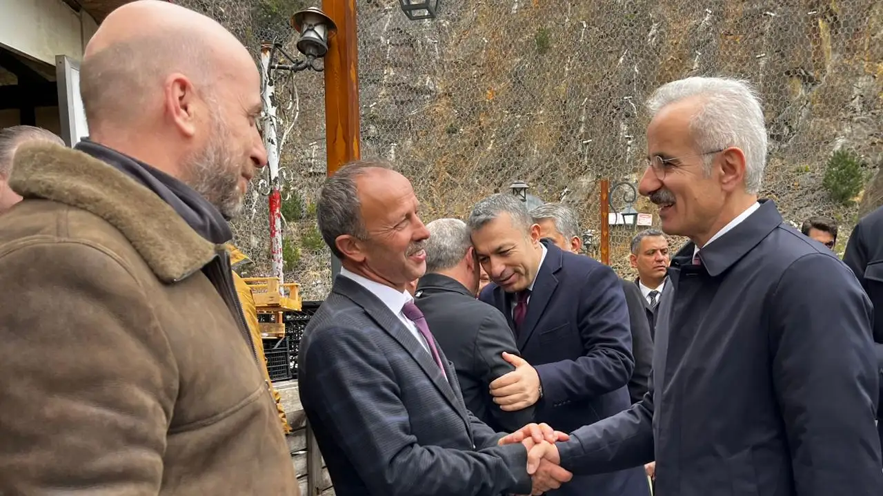 caykarada-kalkinma-ve-esnaf-bulusmasi-uraloglu-sahaya-indi