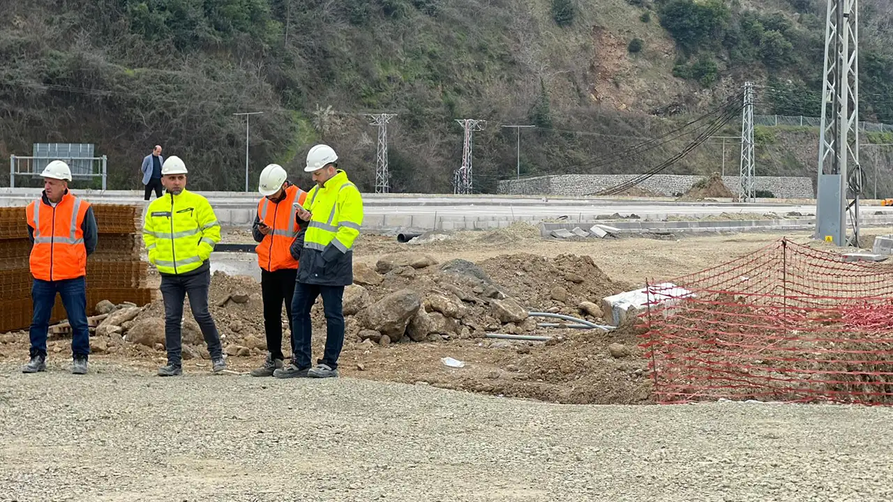 trabzon-sehir-hastanesi-icin-kayiyor-iddialarina-net-yanit-bakan-yerinde-acikladi