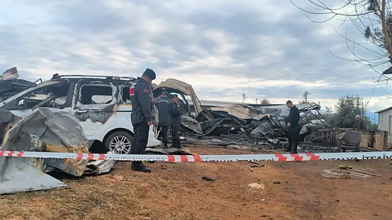 anne-ile-5-cocugunu-hayattan-koparan-yanginin-nedeni-belli-oldu-yurek-yakan-detay