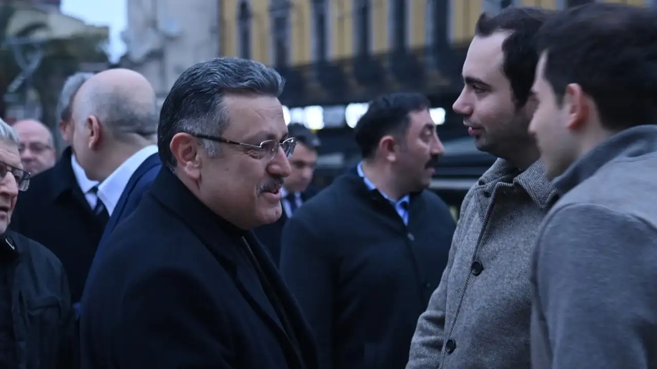 trabzon-protokolu-bayram-namazinda-iskenderpasa-camiinde-bulustu