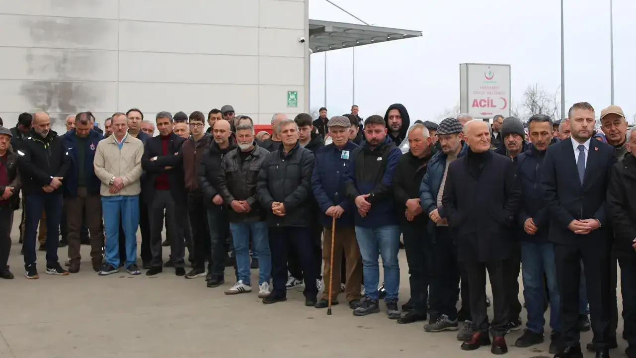 trabzonda-saglik-camiasini-yasa-bogan-veda-hemsire-aysun-turan-son-yolculuguna-ugurlandi