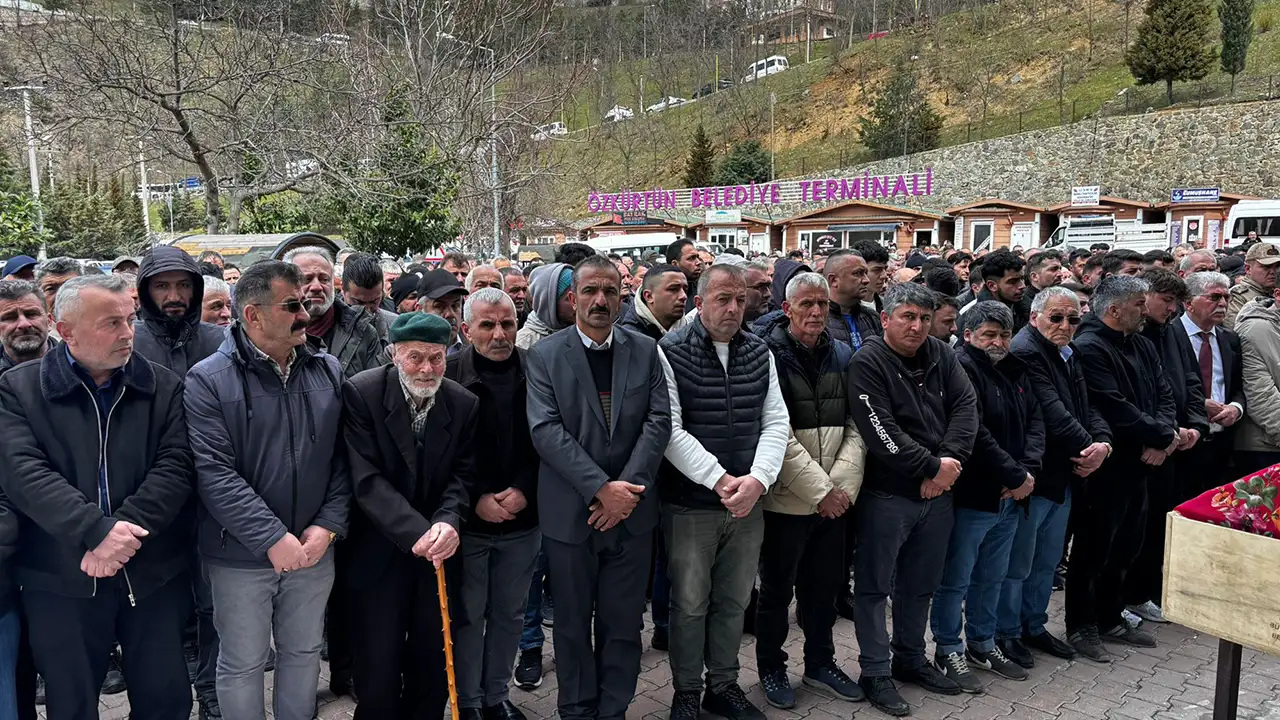 giresundaki-kazada-hayatini-kaybeden-kardeslerin-cenazesi-defnedildi