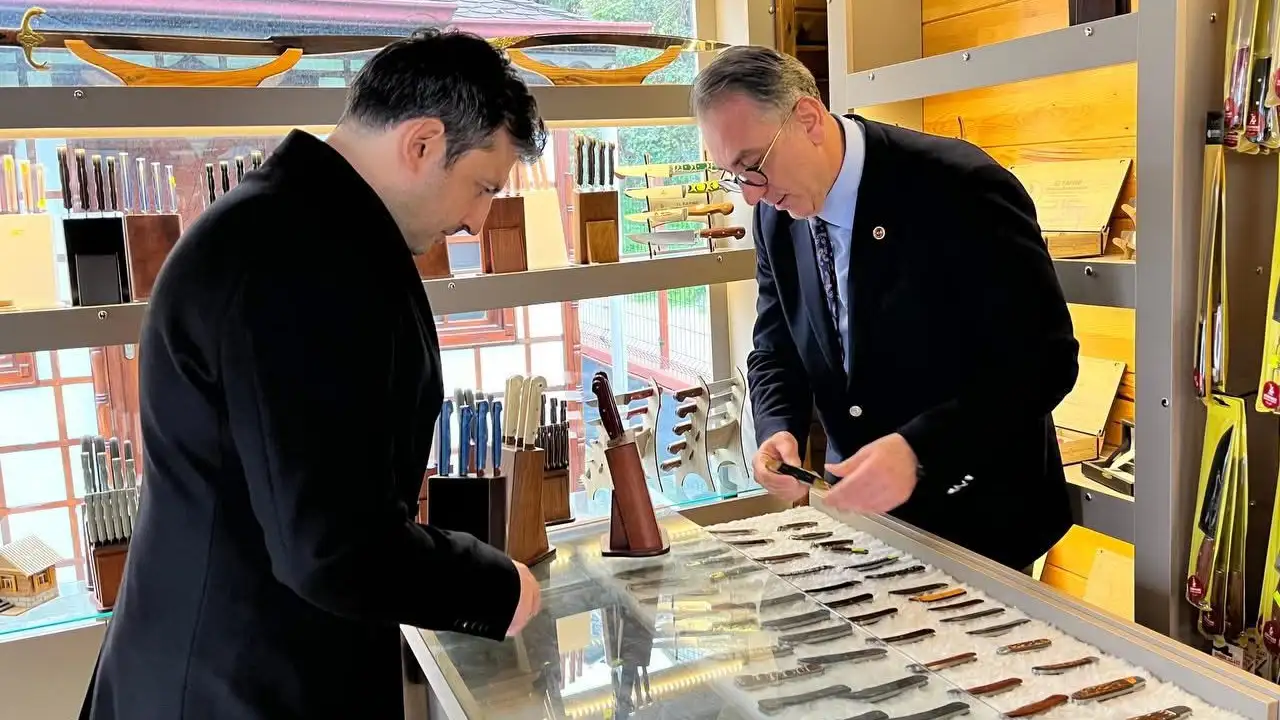 surmeneye-bilim-merkezi-mujdesi-selcuk-bayraktar-projeyi-yerinde-inceledi