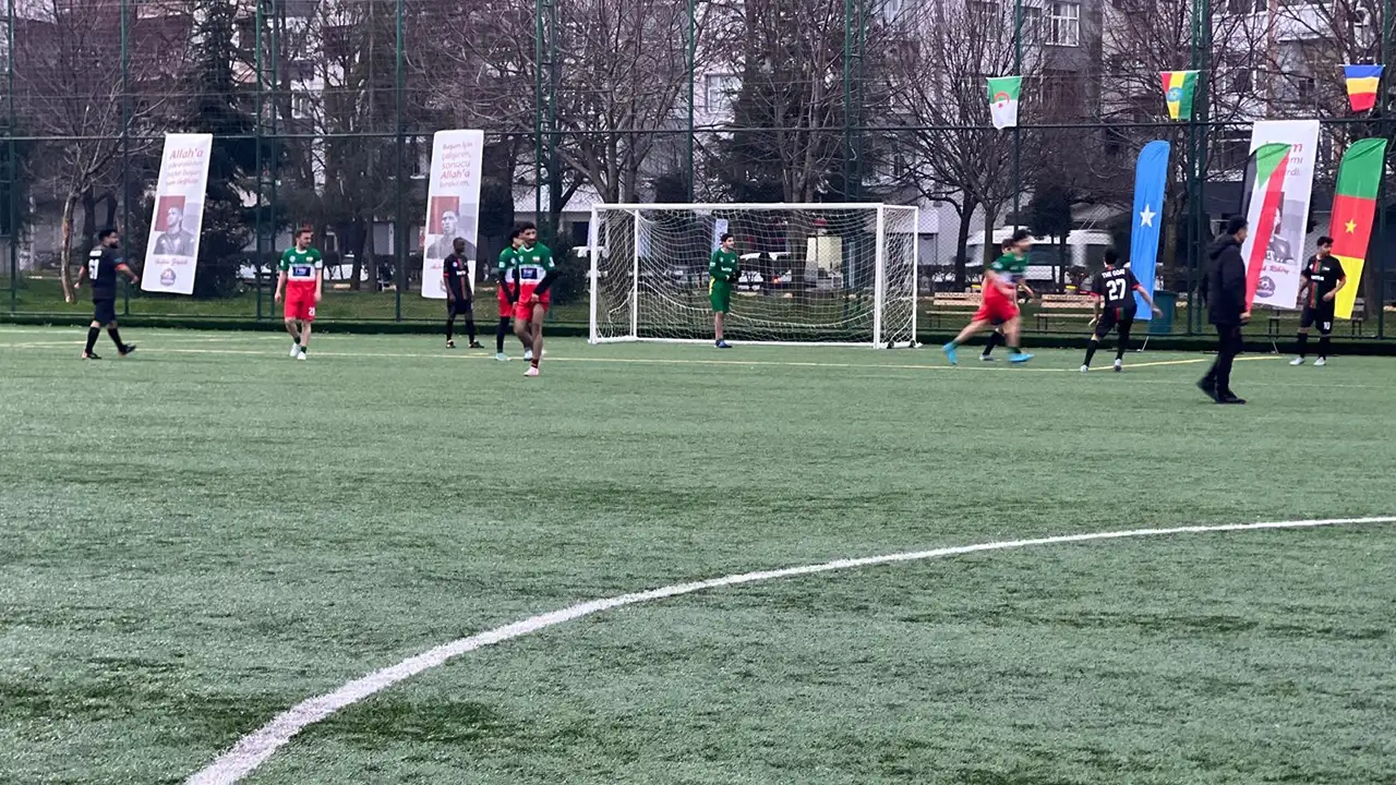 trabzonda-uluslararasi-futbol-turnuvasi-basladi-16-ulkeden-192-sporcu-katildi