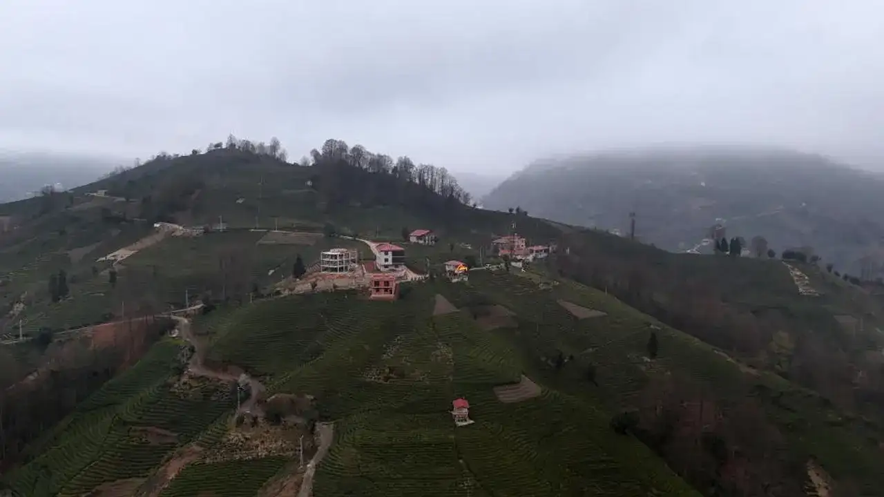 erdogana-memleketinde-surpriz-tepeye-imzasi-cizildi