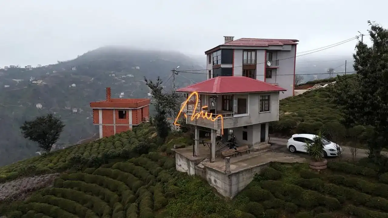 erdogana-memleketinde-surpriz-tepeye-imzasi-cizildi