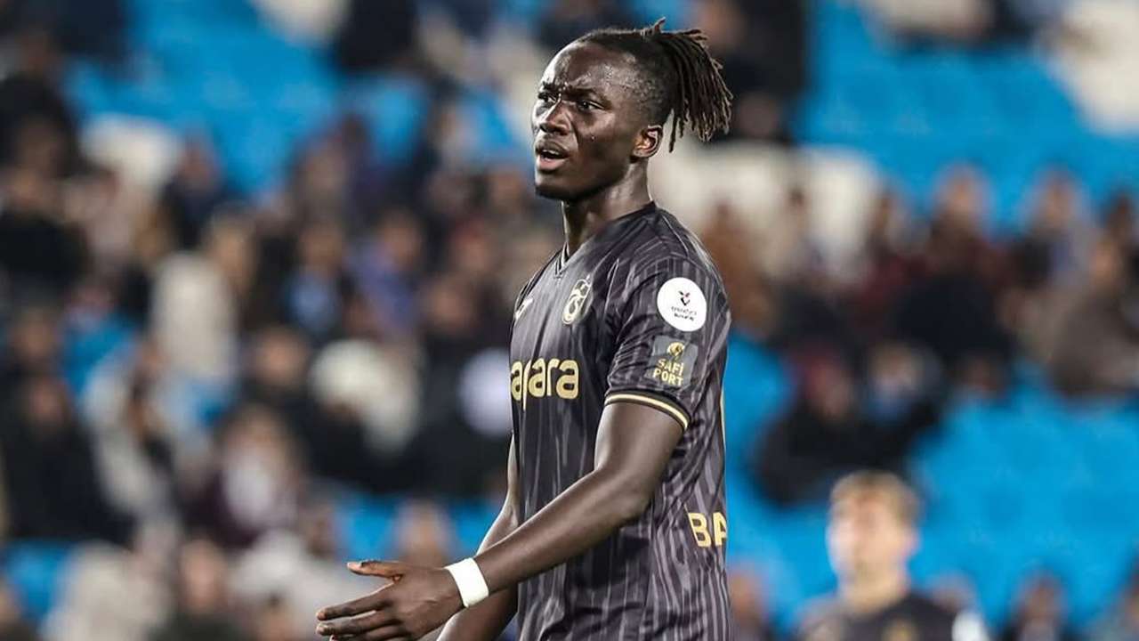 fransiz-oyuncu-ispanyollari-futboluyla-ikna-etti-harekete-gectiler-trabzonsporun-kapisini-calacaklar