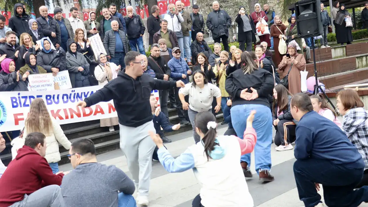 trabzonda-anlamli-yuruyus-down-sendromu-farkindaligi-icin-bir-araya-geldiler