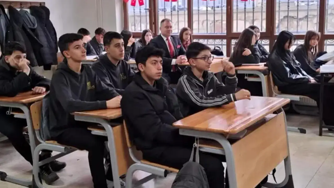 bayburtta-ogrencilere-finansal-okuryazarlik-egitimi-verildi