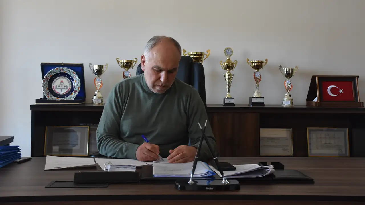 gumushanede-ilham-veren-donus-ayni-okulda-bu-kez-mudur