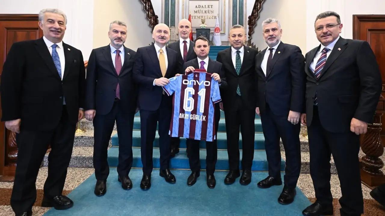 trabzon-heyeti-ankarada-bakanlara-hayirli-olsun-ziyareti