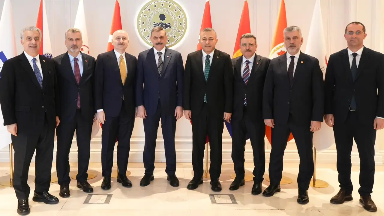 trabzon-heyeti-ankarada-bakanlara-hayirli-olsun-ziyareti