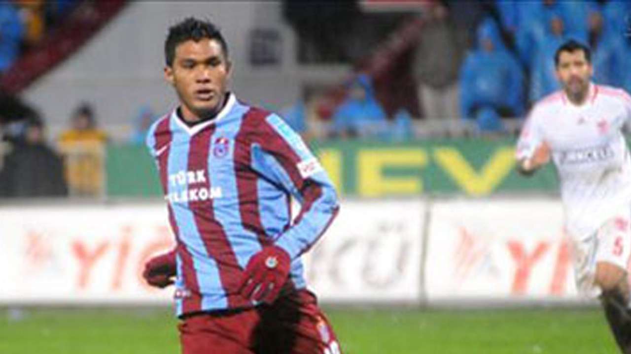 trabzonspordan-olayli-ayrilmisti-40-yasinda-da-gollerine-devam-ediyor