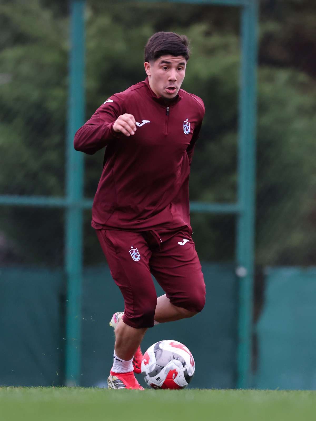 trabzonsporda-fatih-tekke-kararini-verdi-oulai-yerine-kim-oynayacak