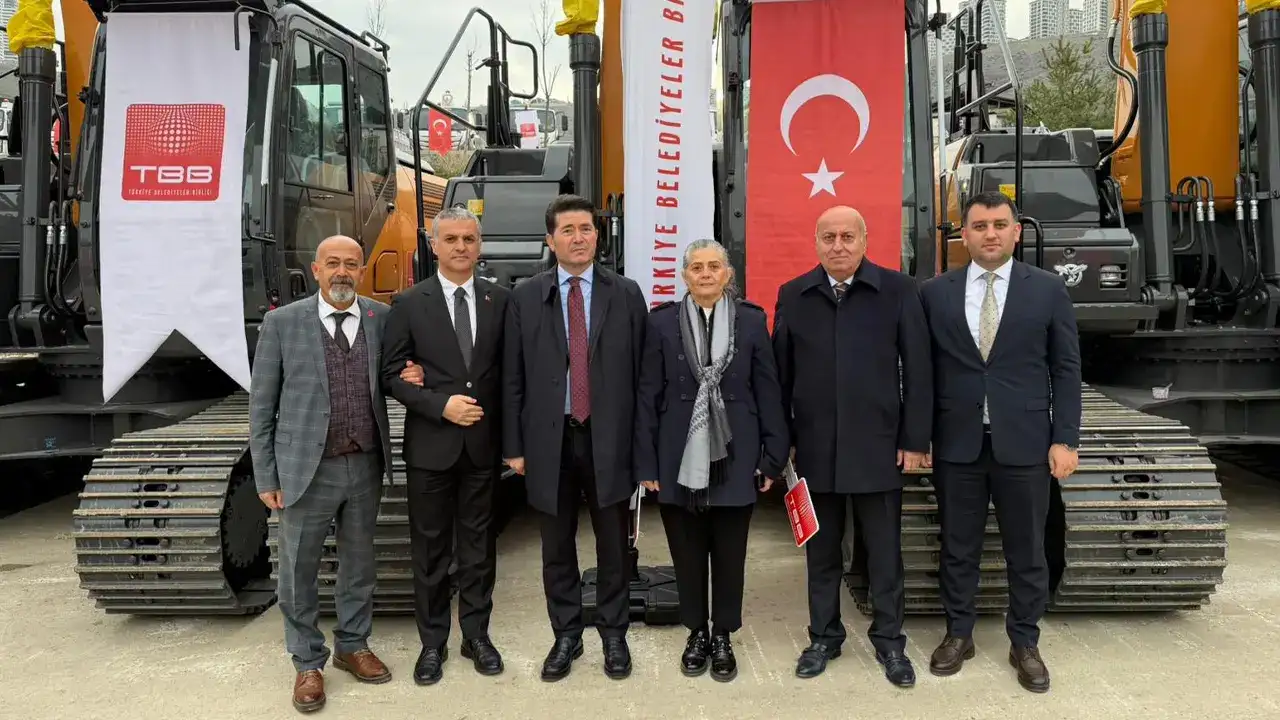 ortahisar-belediyesine-is-makinasi-destegi-calismalarimizi-surduruyoruz