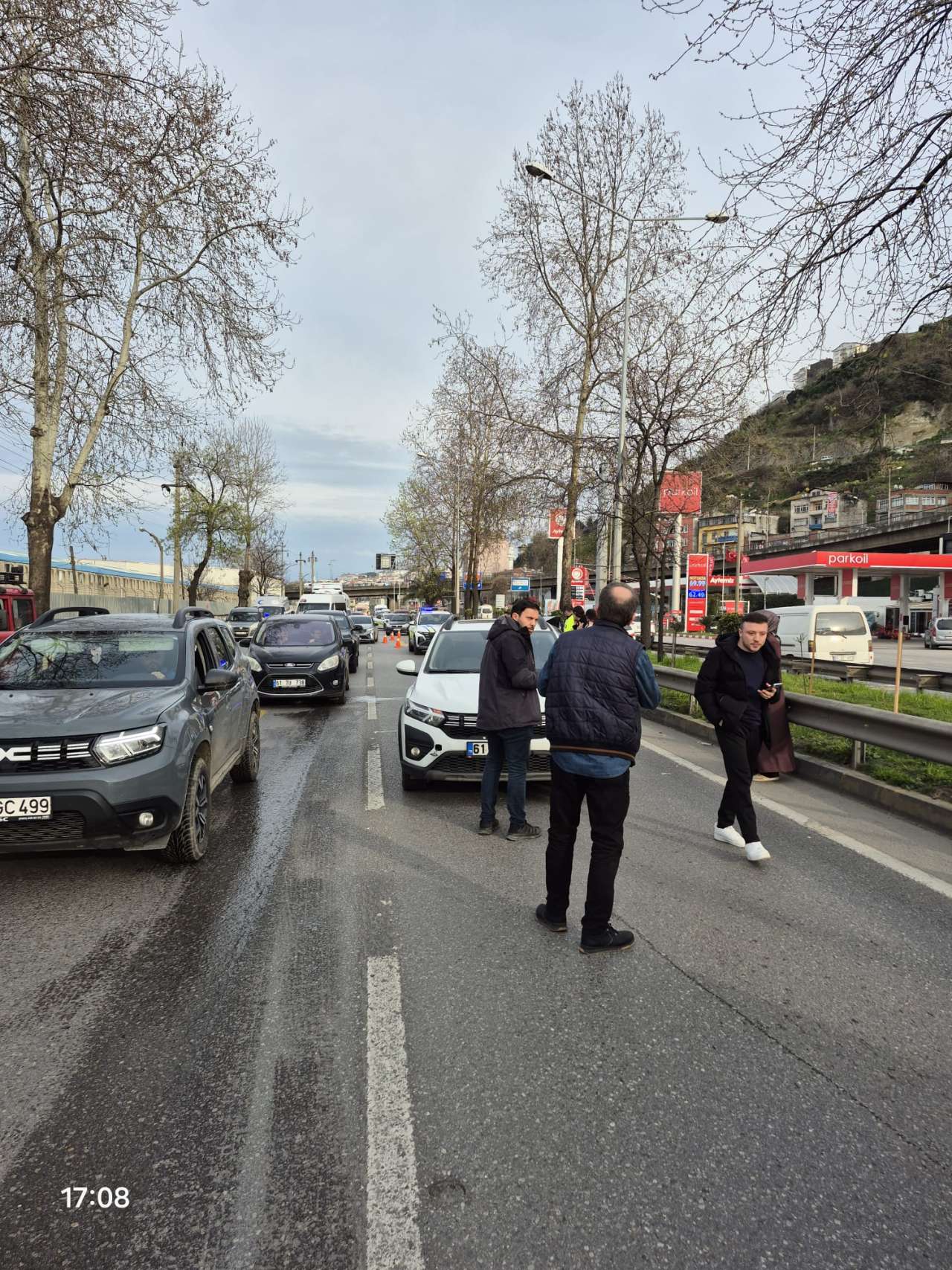 trabzonda-zincirleme-kaza-trafik-felc-oldu