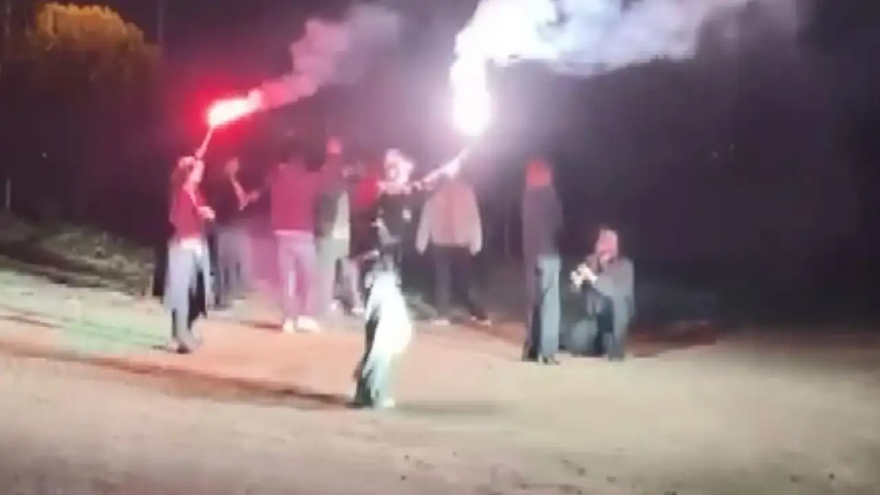 kurgu-kavga-ile-sok-yasatti-teklif-geldi-cevap-evet-oldu