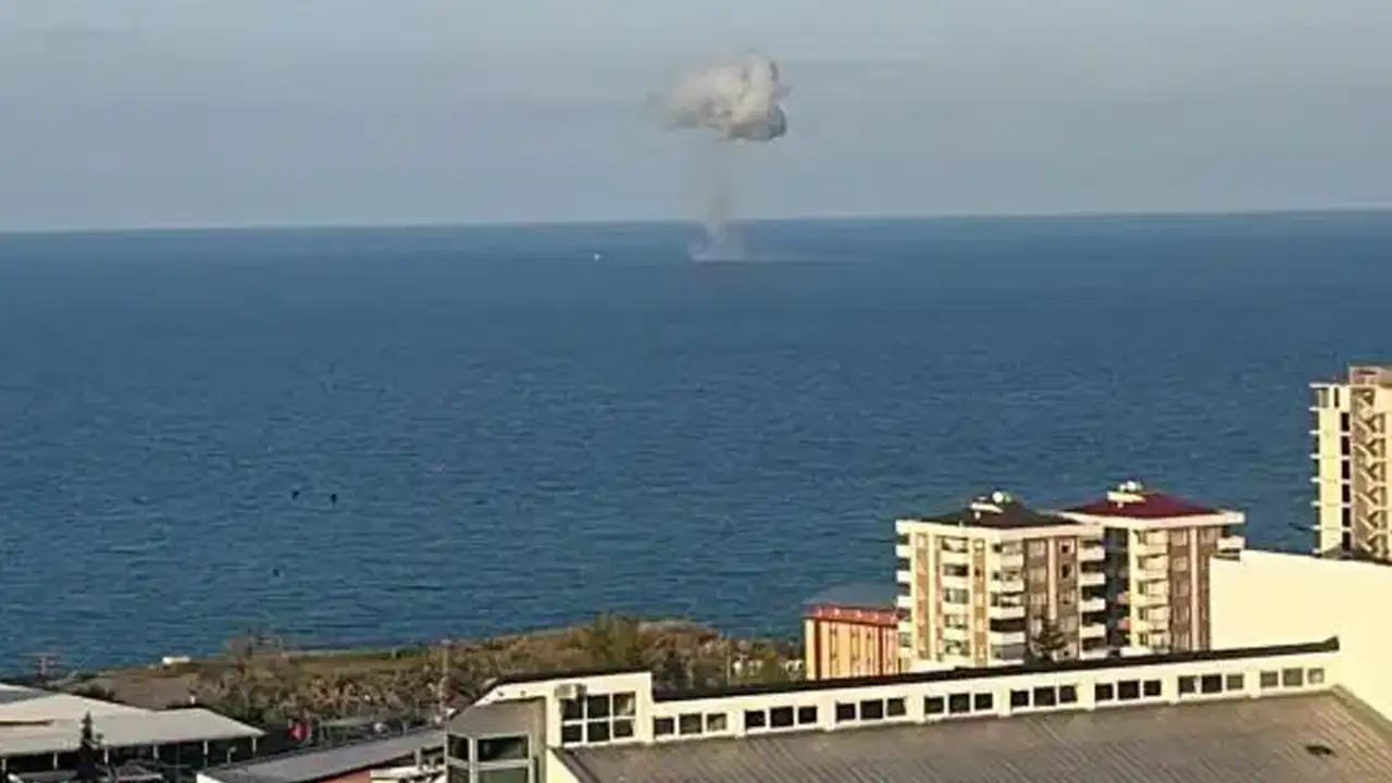 trabzon-aciklarinda-da-bulunmustu-iki-savas-gemisi-karadenizde-gorevlendirildi