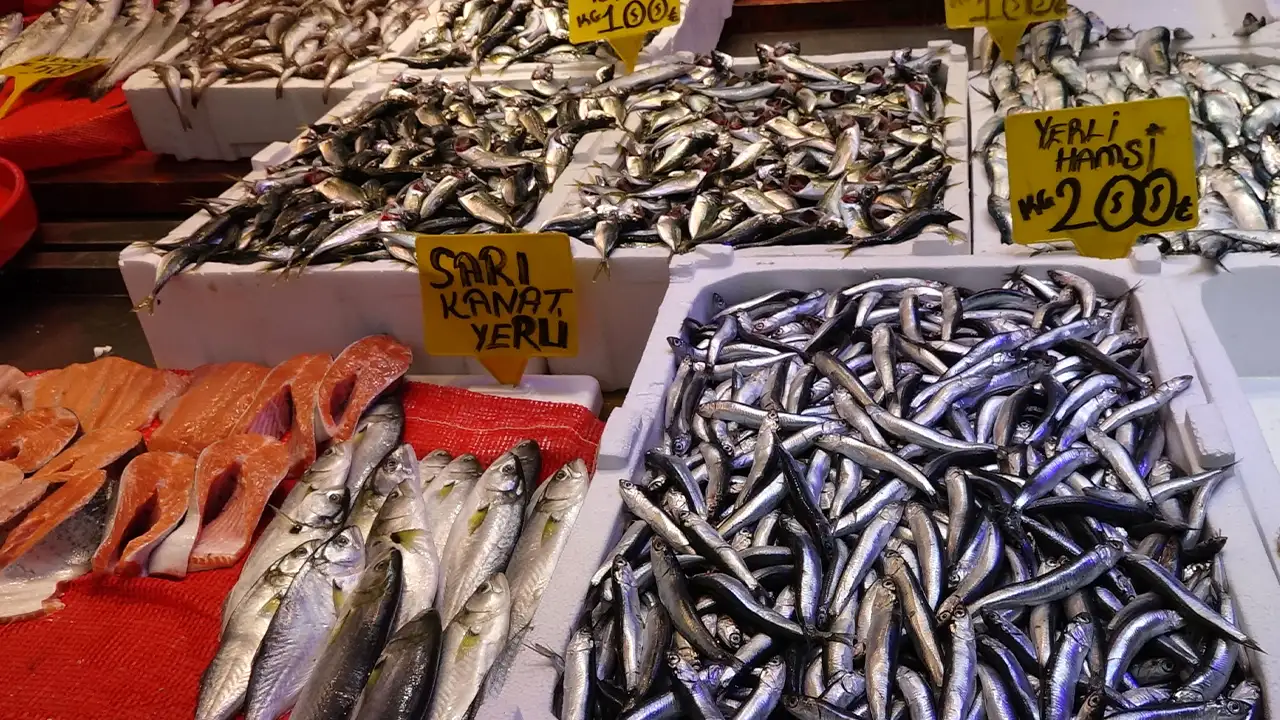 av-yasagi-oncesi-trabzonda-balik-tezgahlarinda-son-durum