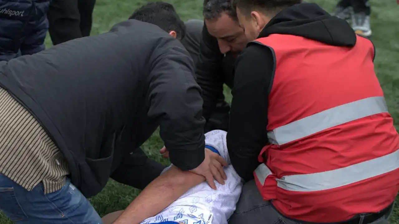 rizede-u18-finali-sakatlik-sonrasi-yarida-kaldi