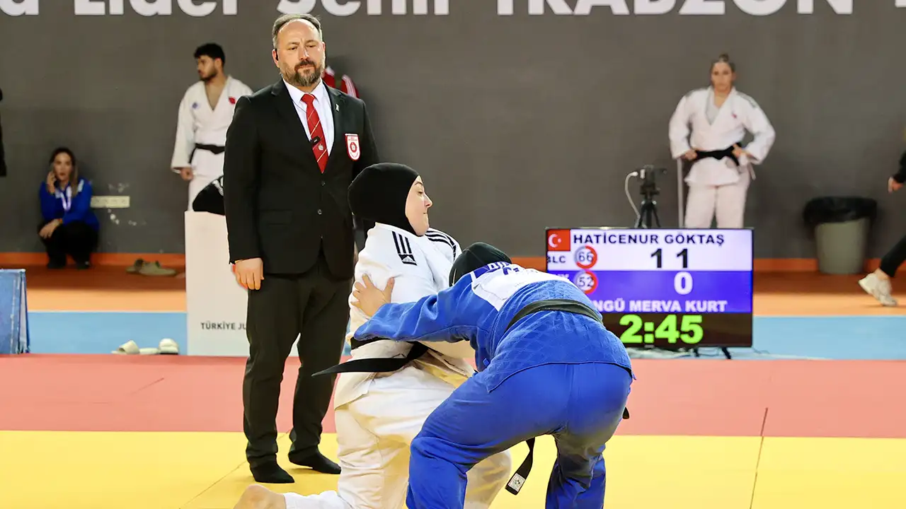 trabzonda-52-ilden-778-sporcunun-katilimiyla-duzenlenen-2026-spor-toto-gencler-turkiye-judo-sampiyonasi-tamamlandi-genc-sporcular-performanslariyla-dikkat-cekti