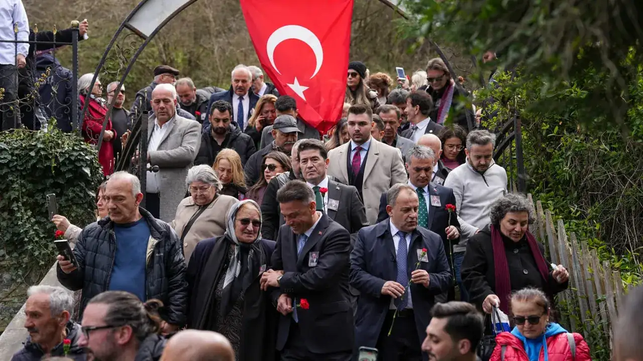 baskan-kaya-volkan-konak-anma-torenine-katildi