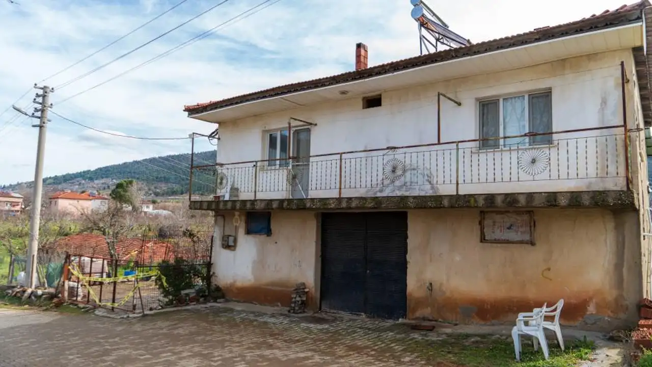 bosanma-asamasindaki-es-dehset-sacti-ayni-aileden-4-kisiyi-oldurdu