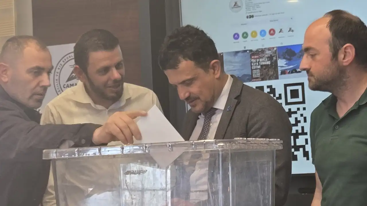 rizede-camadan-dagcilik-kulubu-ilk-genel-kurulunu-yapti