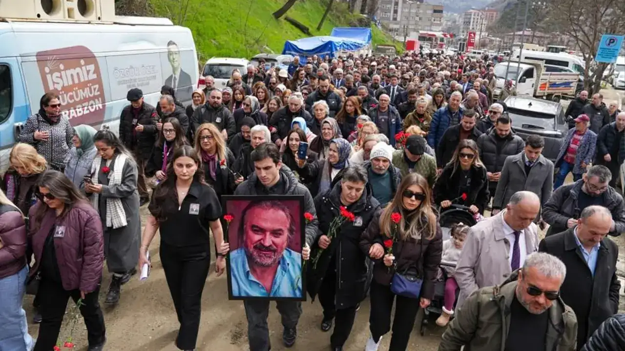 volkan-konak-mezari-basinda