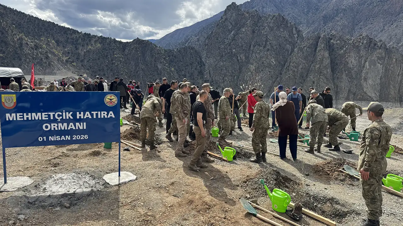 artvinde-mehmetcik-hatira-ormani-icin-200-fidan-dikildi