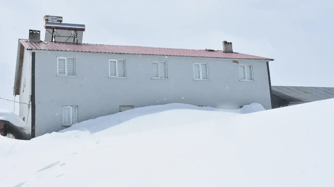 gumushanede-nisan-ayinda-karla-mucadele-suruyor