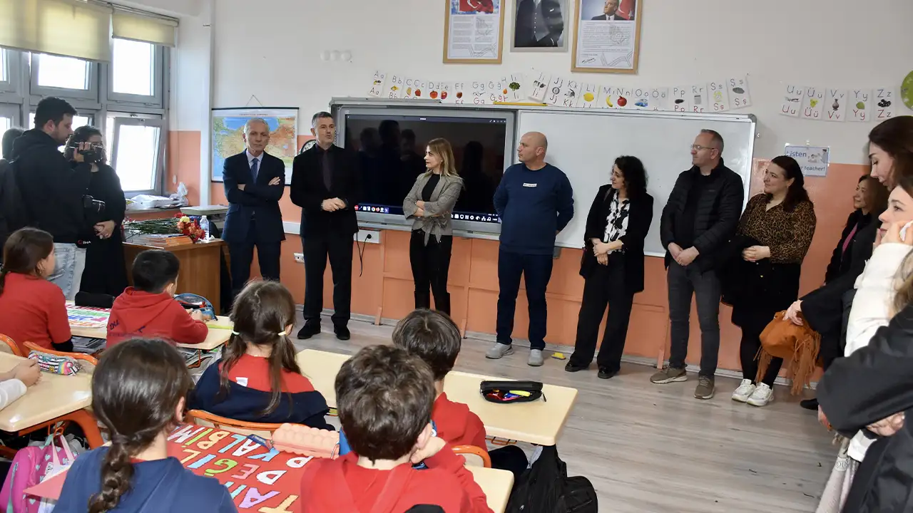 orduda-46-yil-gorev-yapan-ogretmene-duygusal-veda