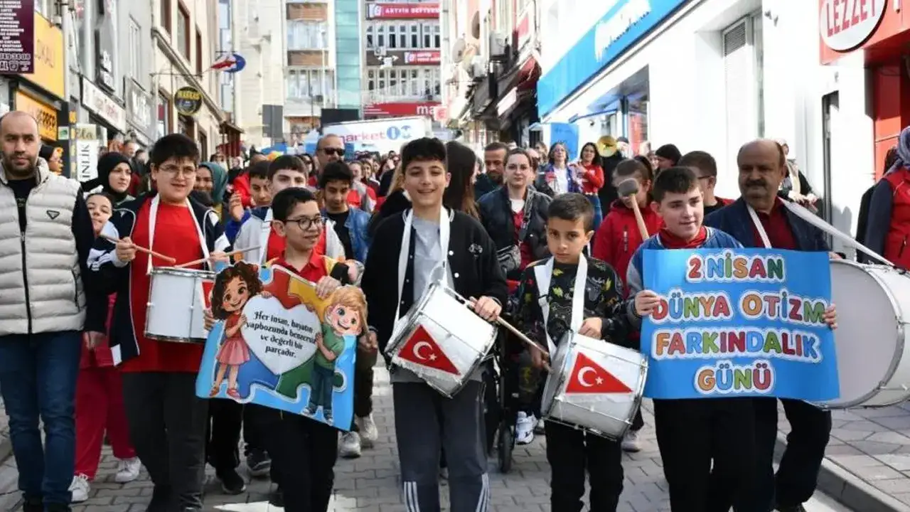 artvinde-yuruyus-duzenlendo