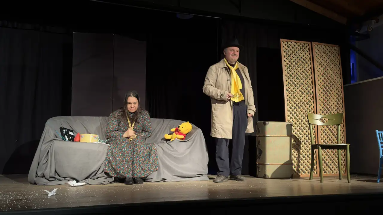 trabzon-sehir-tiyatrosundan-kilitli-oda-sahnede