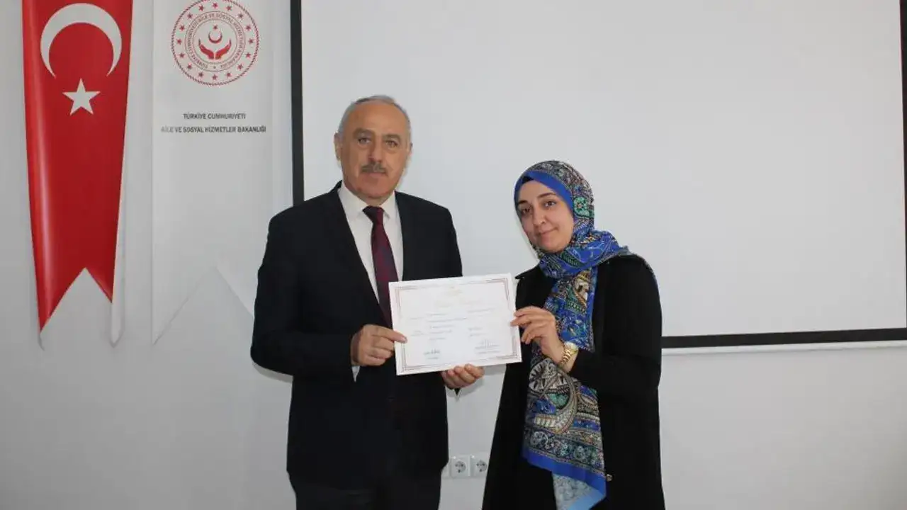 bayburtta-9-haftalik-aile-egitim-programi-tamamlandi