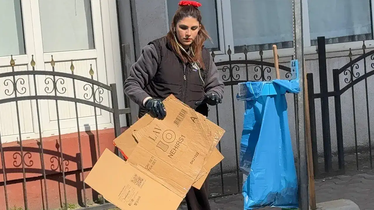 giresunda-kadin-temizlik-gorevlilerinden-ornek-calisma