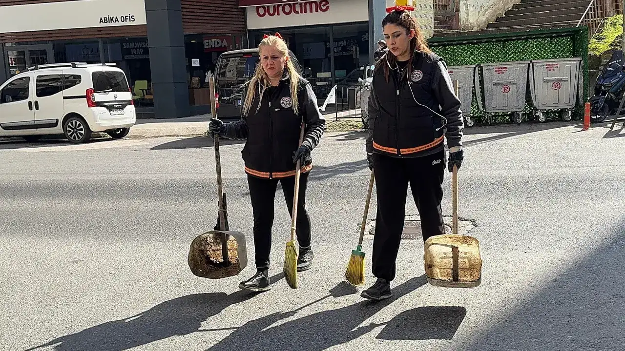 giresunda-kadin-temizlik-gorevlilerinden-ornek-calisma