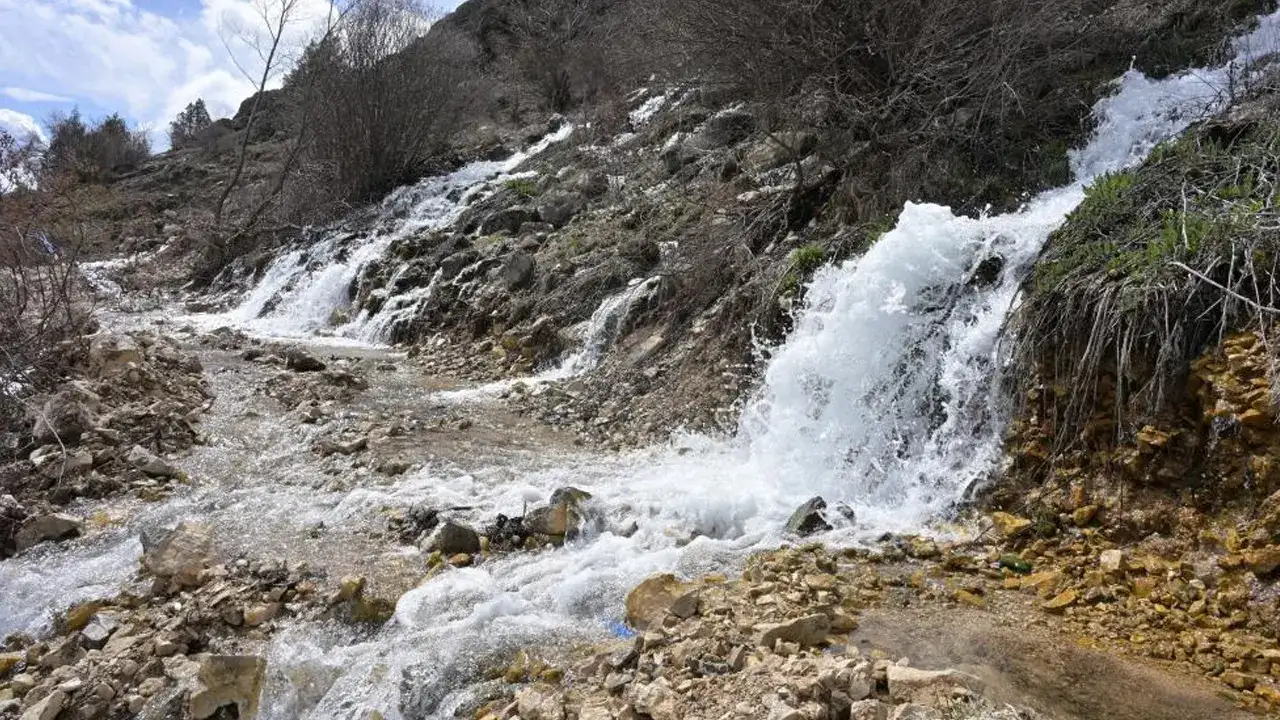 gumushanede-doga-harikasi-15-gun-akip-kaybolan-gizemli-sular