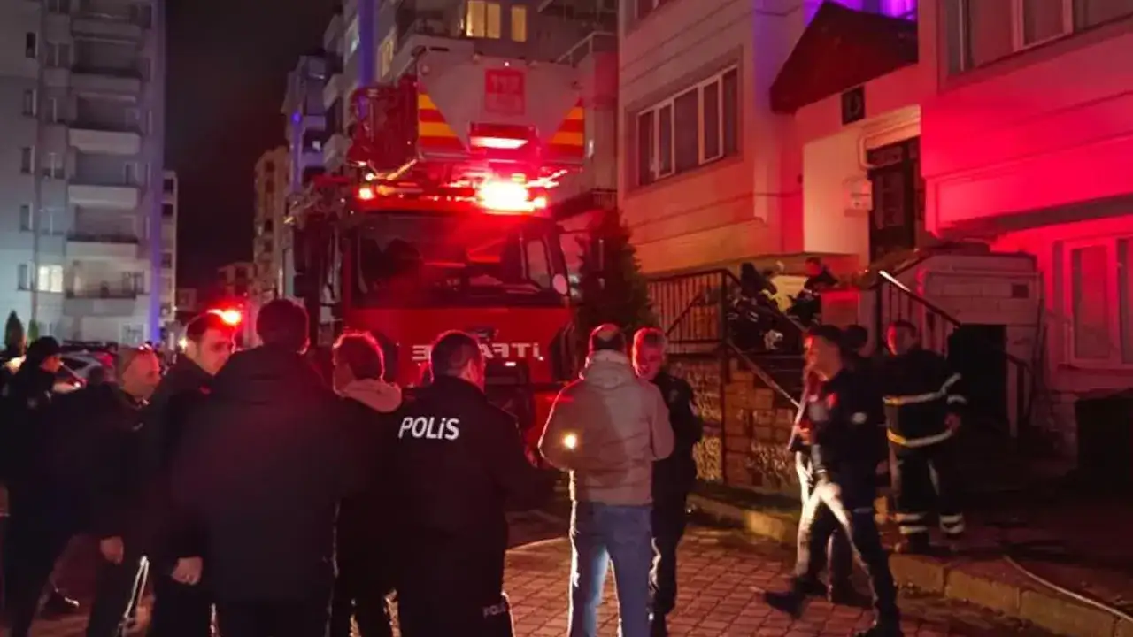 ordu-altinorduda-daire-yangini-81-yasindaki-adam-agir-yaralandi