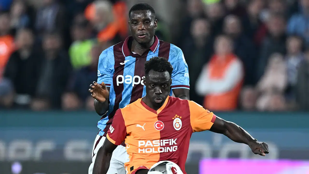 trabzonspor-lider-galatasarayi-yenerek-sampiyonluk-iddiasini-guclendirdi