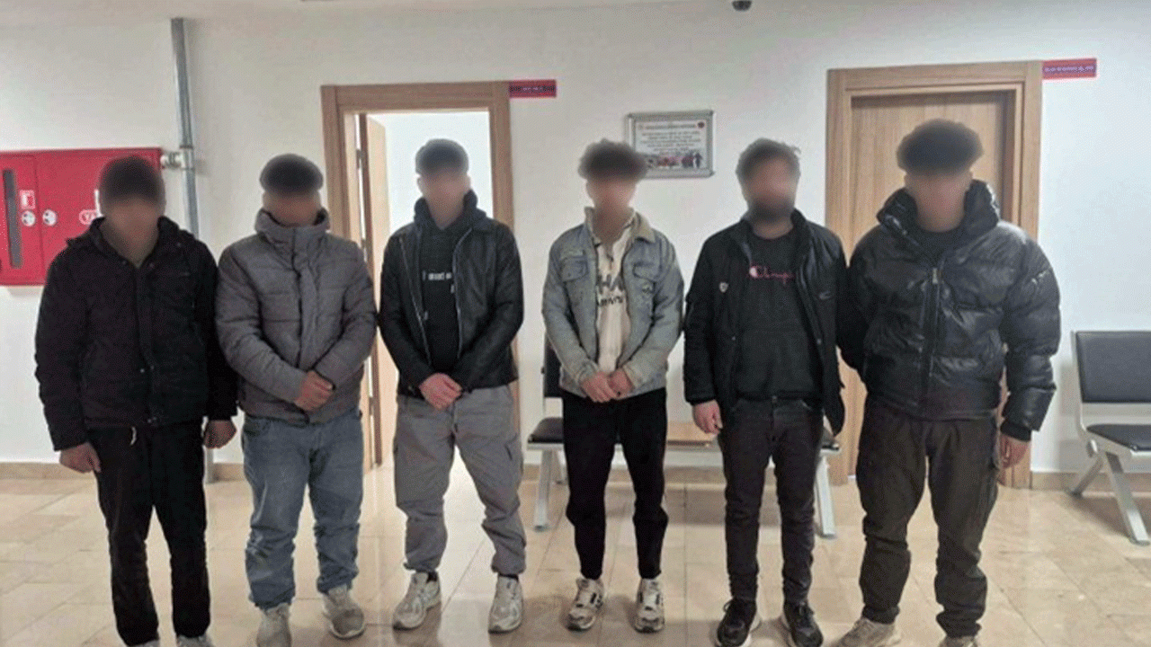 bolgemizde-arac-bagajindan-kacak-gocmen-cikti