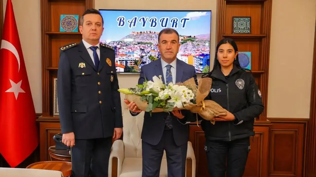 bayburtta-polis-haftasinda-anlamli-ziyaret