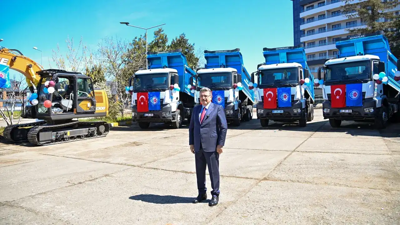 trabzon-buyuksehir-arac-filosuna-6-yeni-arac-katti