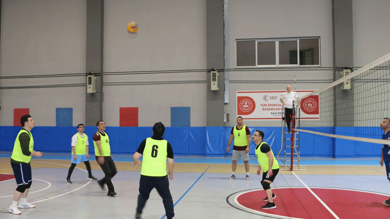 trabzonda-voleybol-heyecani-basladi